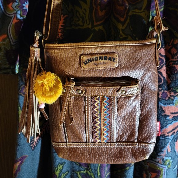 Unionbay Faux Leather Crossbody Bag Camel Tan Yellow Tassel - Picture 4 of 12